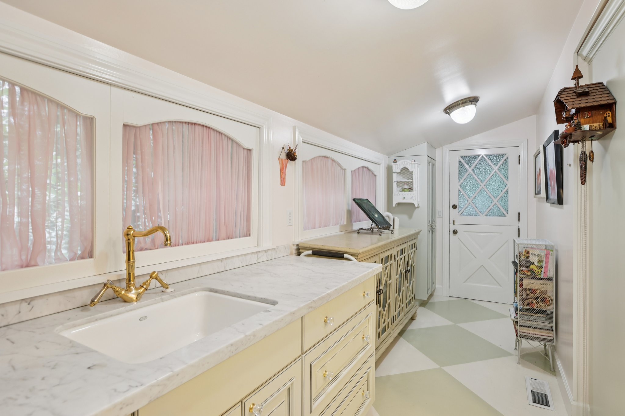 Laurel Rd-S2302-014.jpg