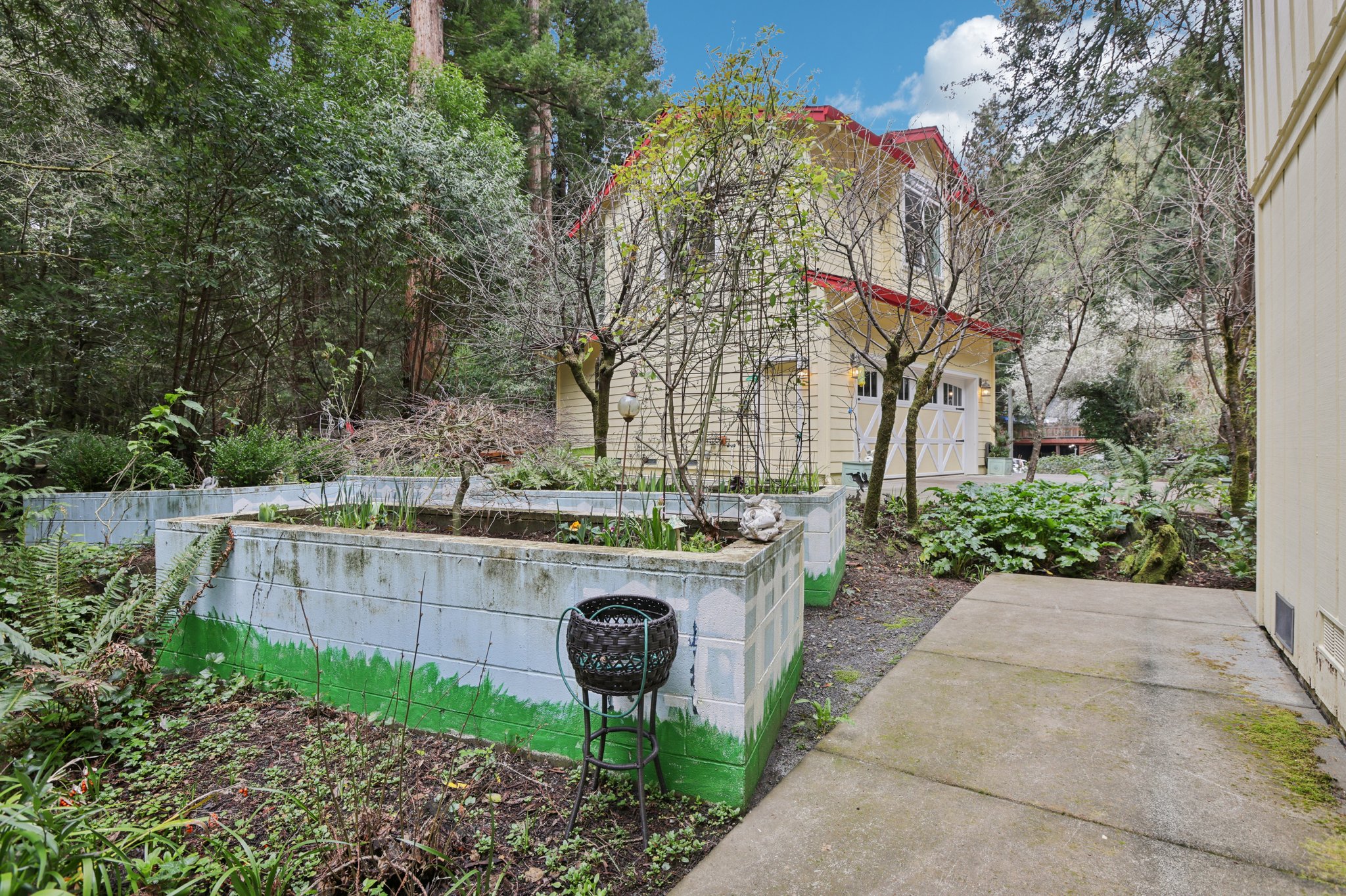 Laurel Rd-S2302-035.jpg