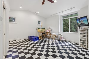 Laurel Rd-S2302-019.jpg