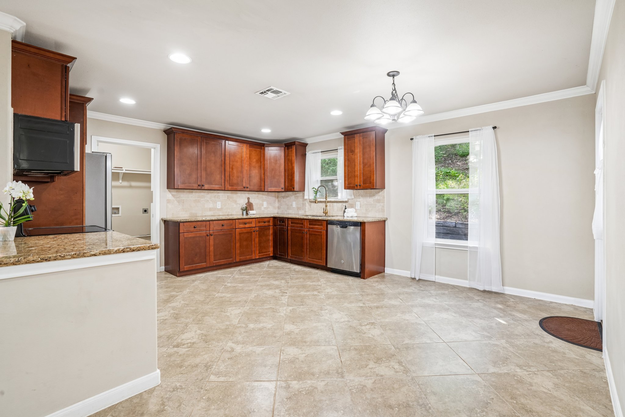 Bonnyview Dr-S2305-009.jpg
