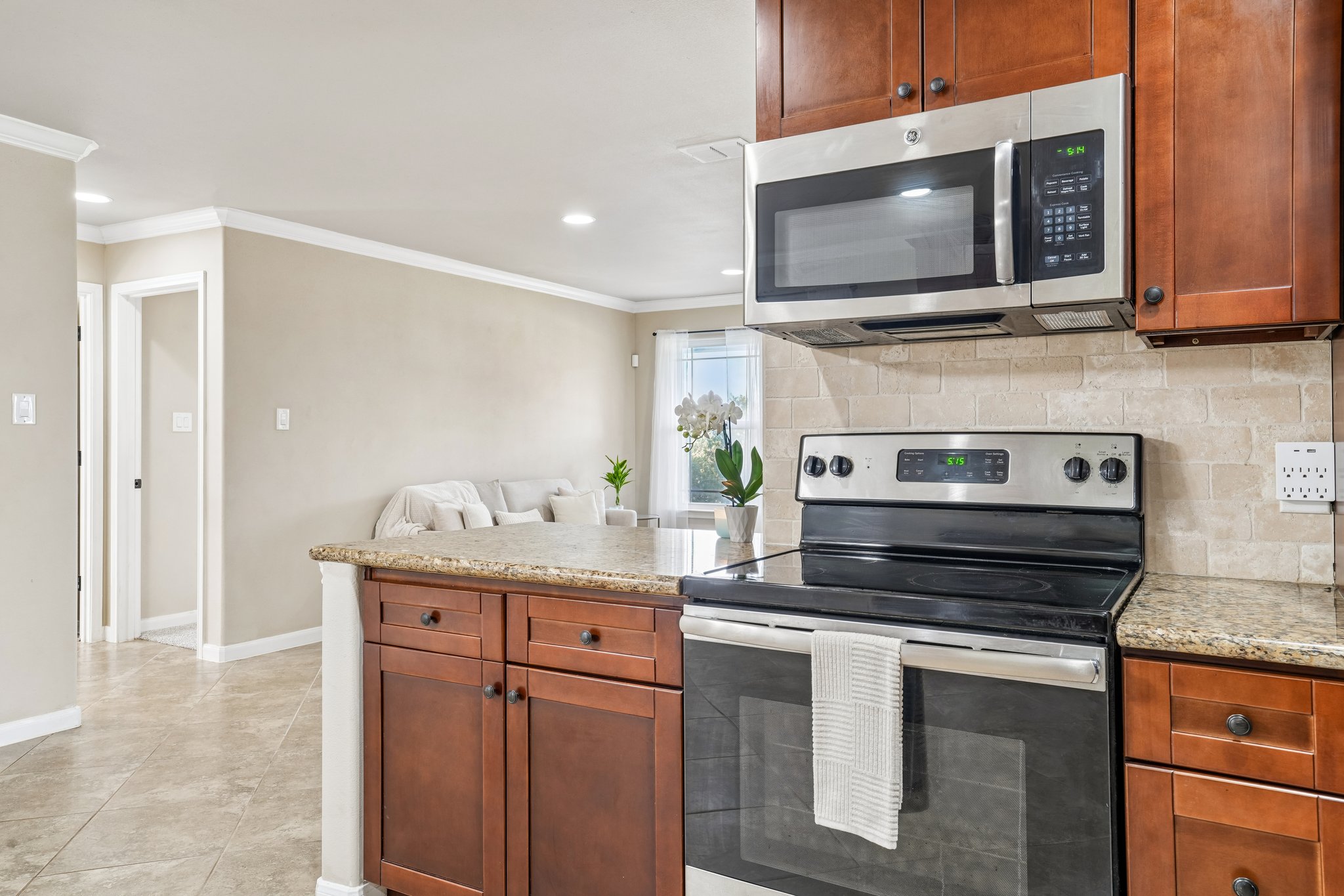 Bonnyview Dr-S2305-012.jpg