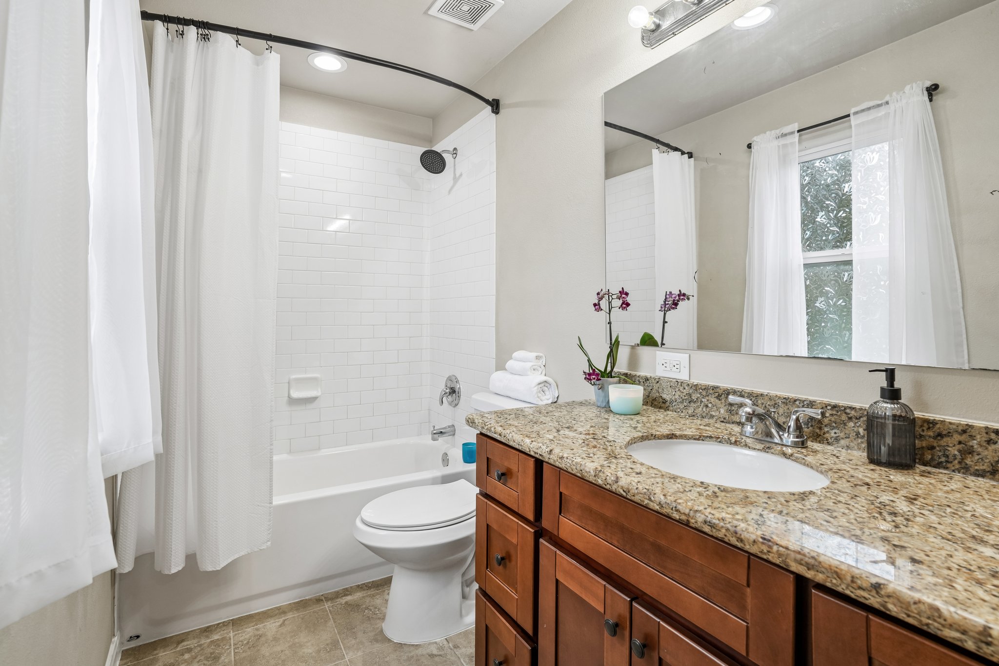 Bonnyview Dr-S2305-018.jpg