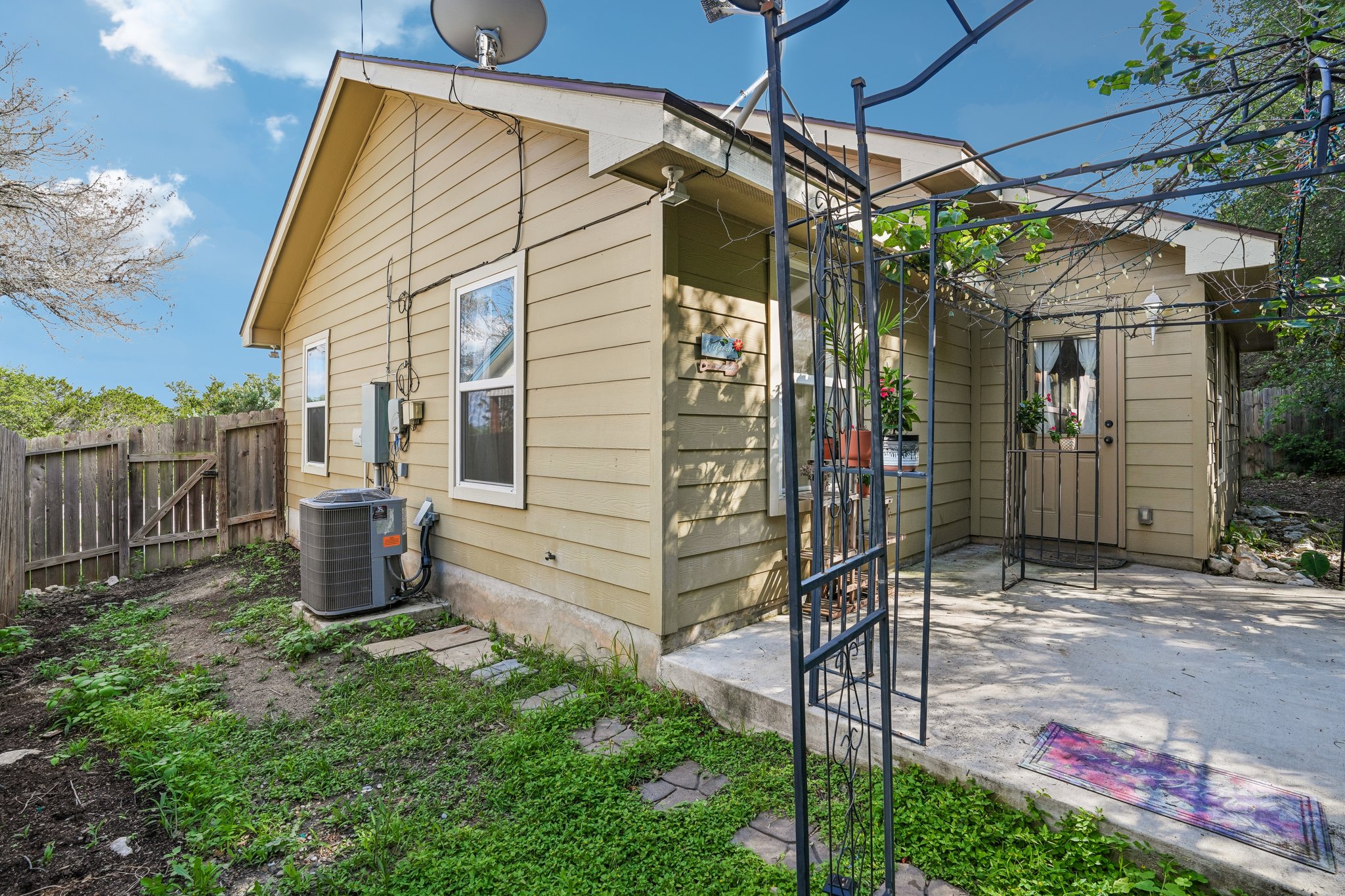 Bonnyview Dr-S2305-030.jpg