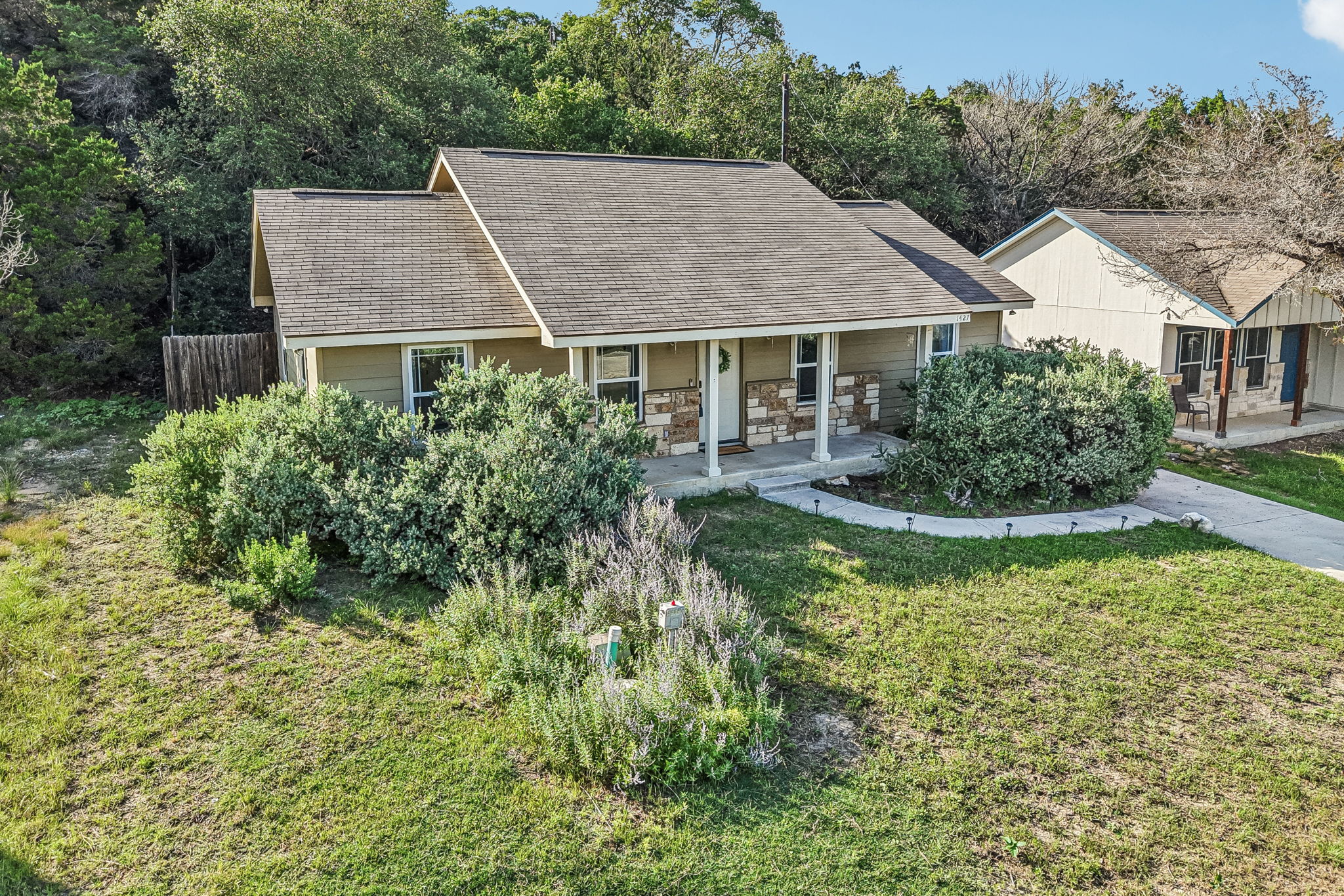 1427 Bonnyview Dr-d-002