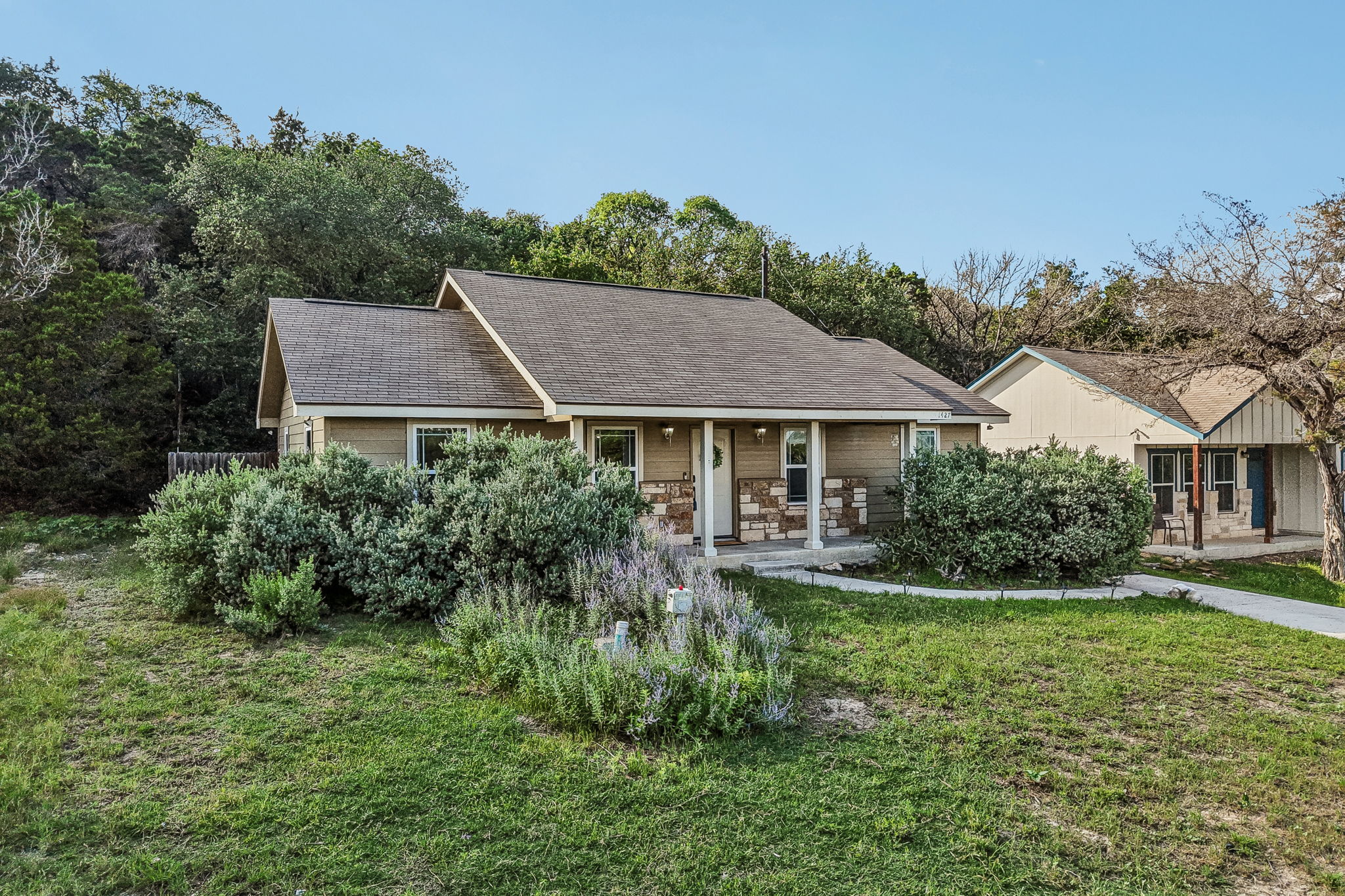 1427 Bonnyview Dr-d-003