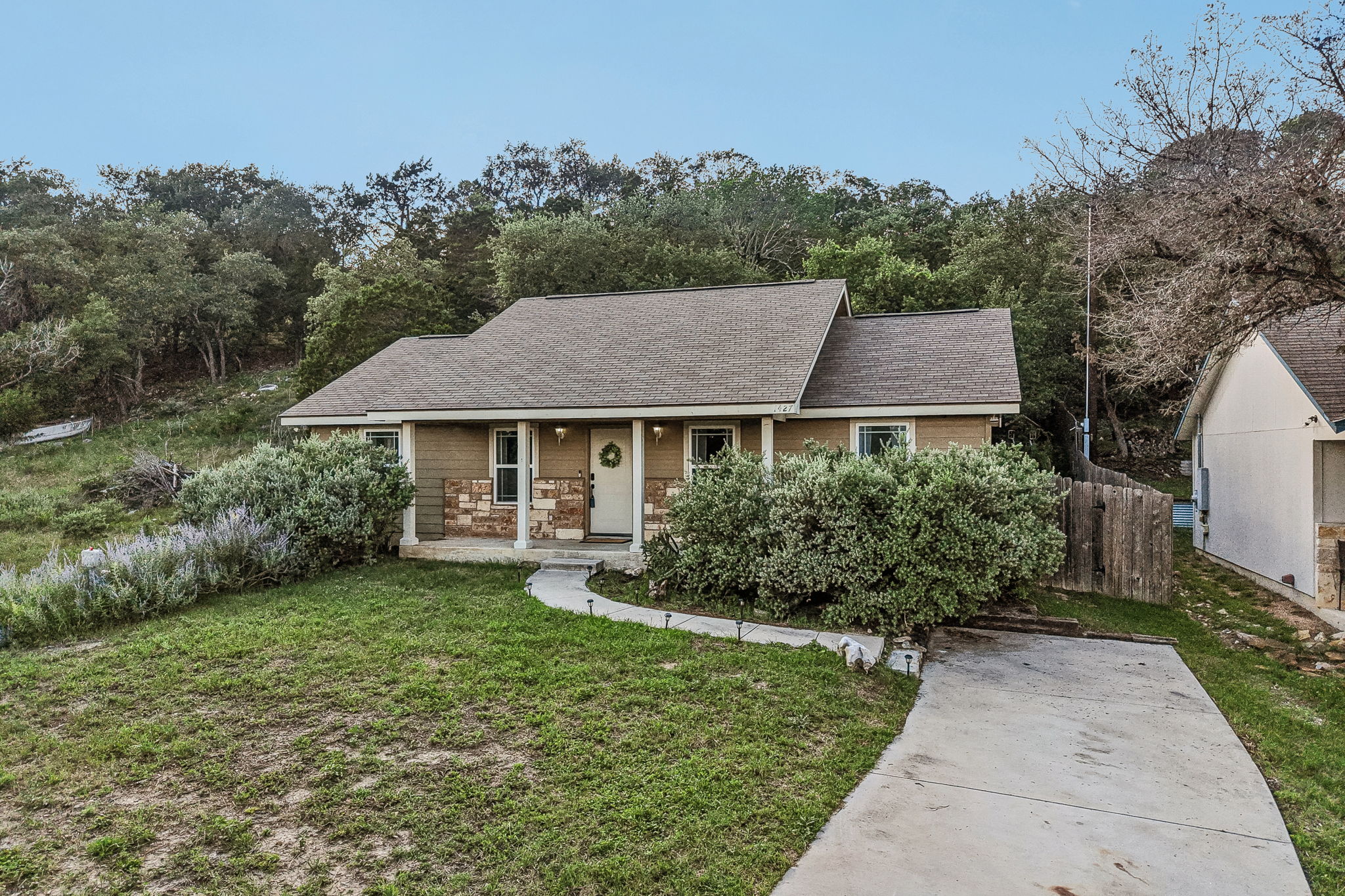 1427 Bonnyview Dr-d-004