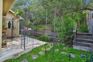 Bonnyview Dr-S2305-026.jpg