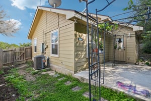 Bonnyview Dr-S2305-030.jpg