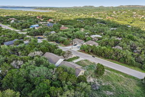 1427 Bonnyview Dr-d-010