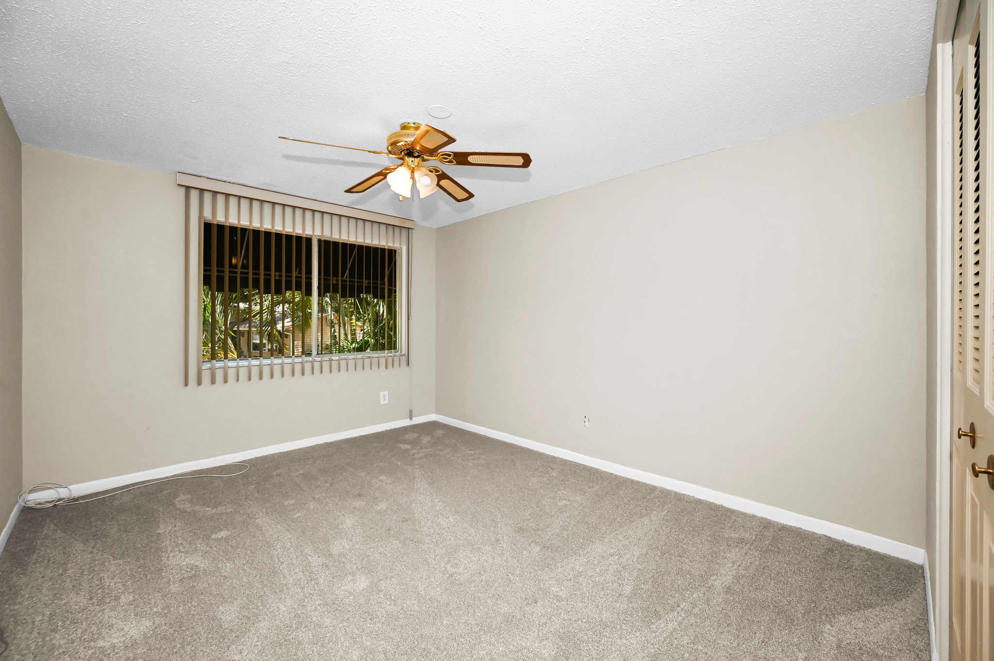 Upper Level Bedroom2