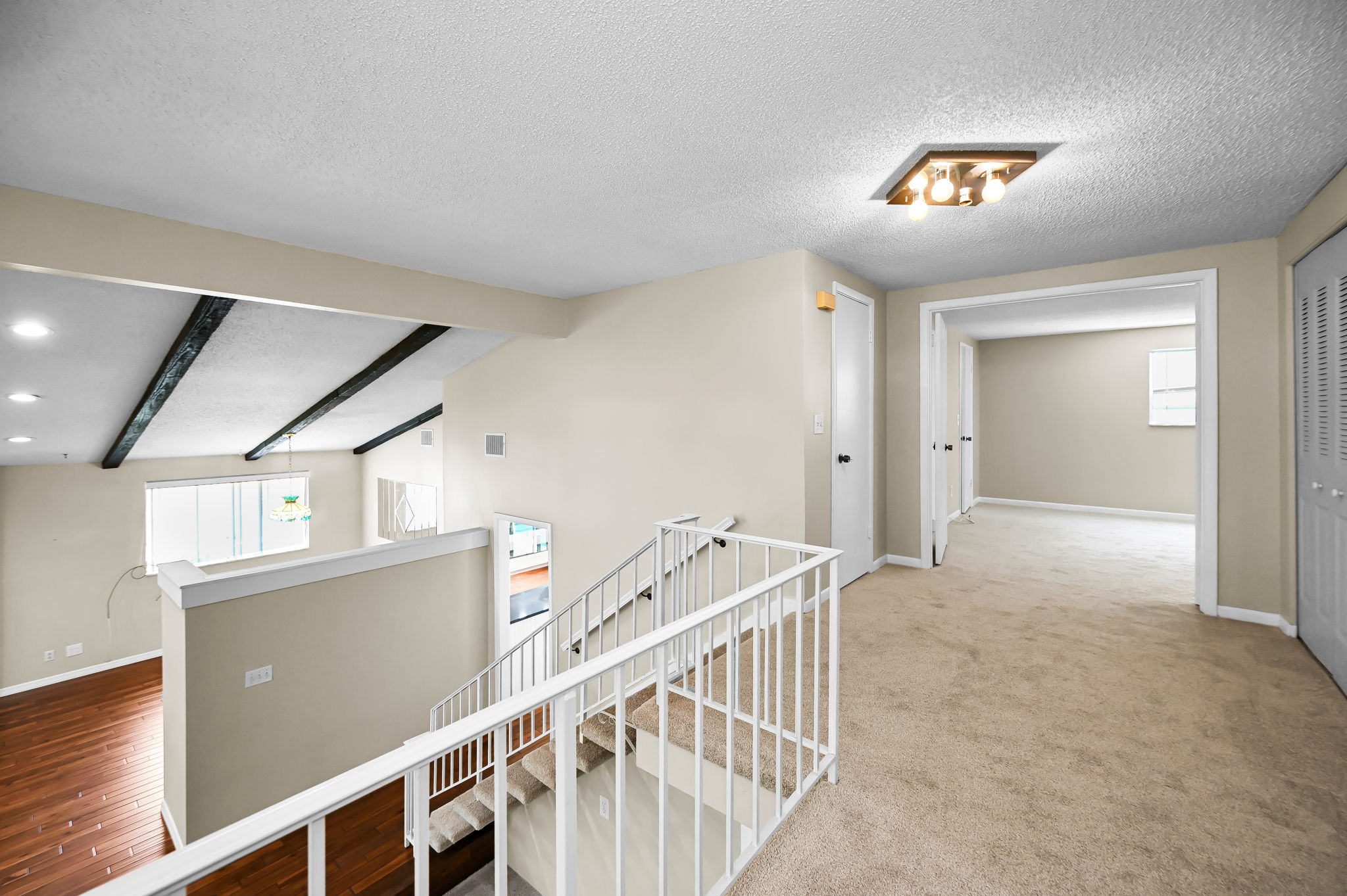 Upper Level Loft3