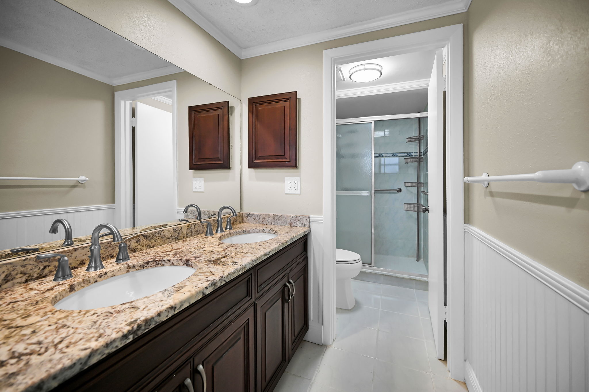 Upper Level Primary Bathroom1a