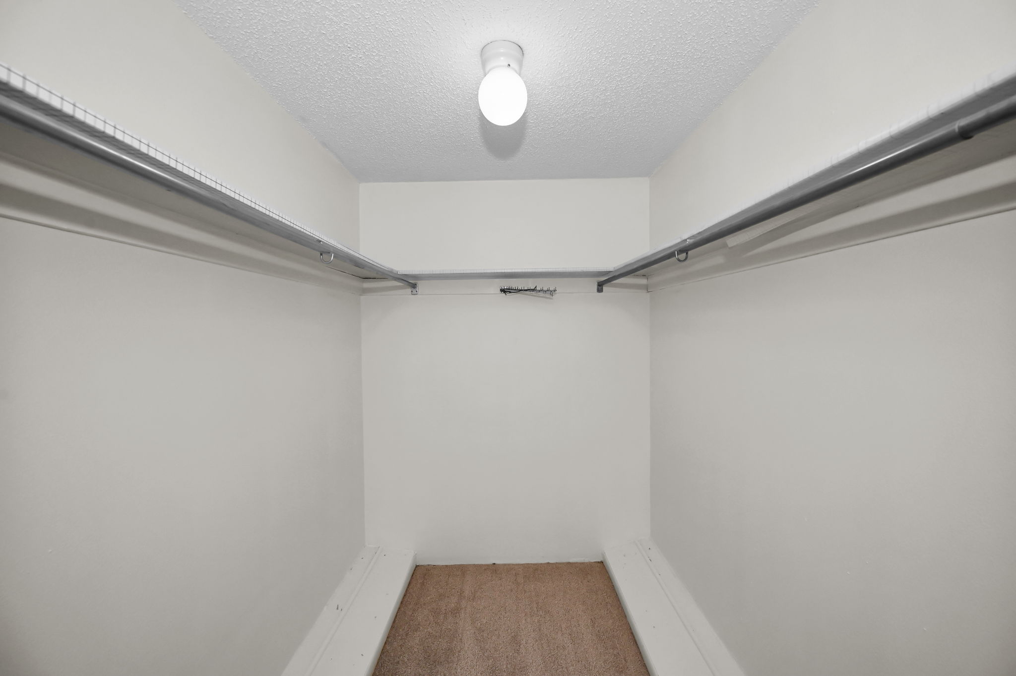 Upper Level Primary Bedroom Walk-in Closet2