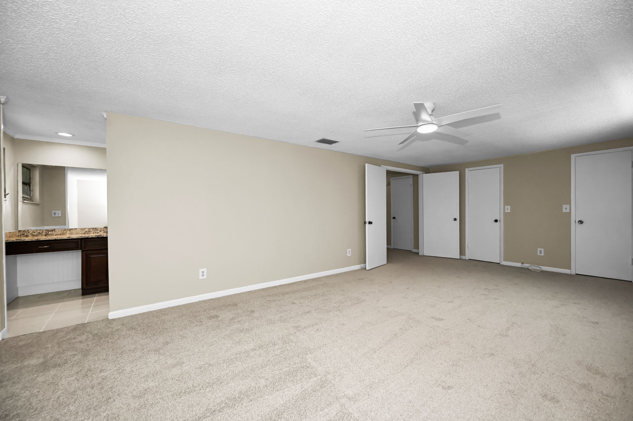Upper Level Primary Bedroom1c