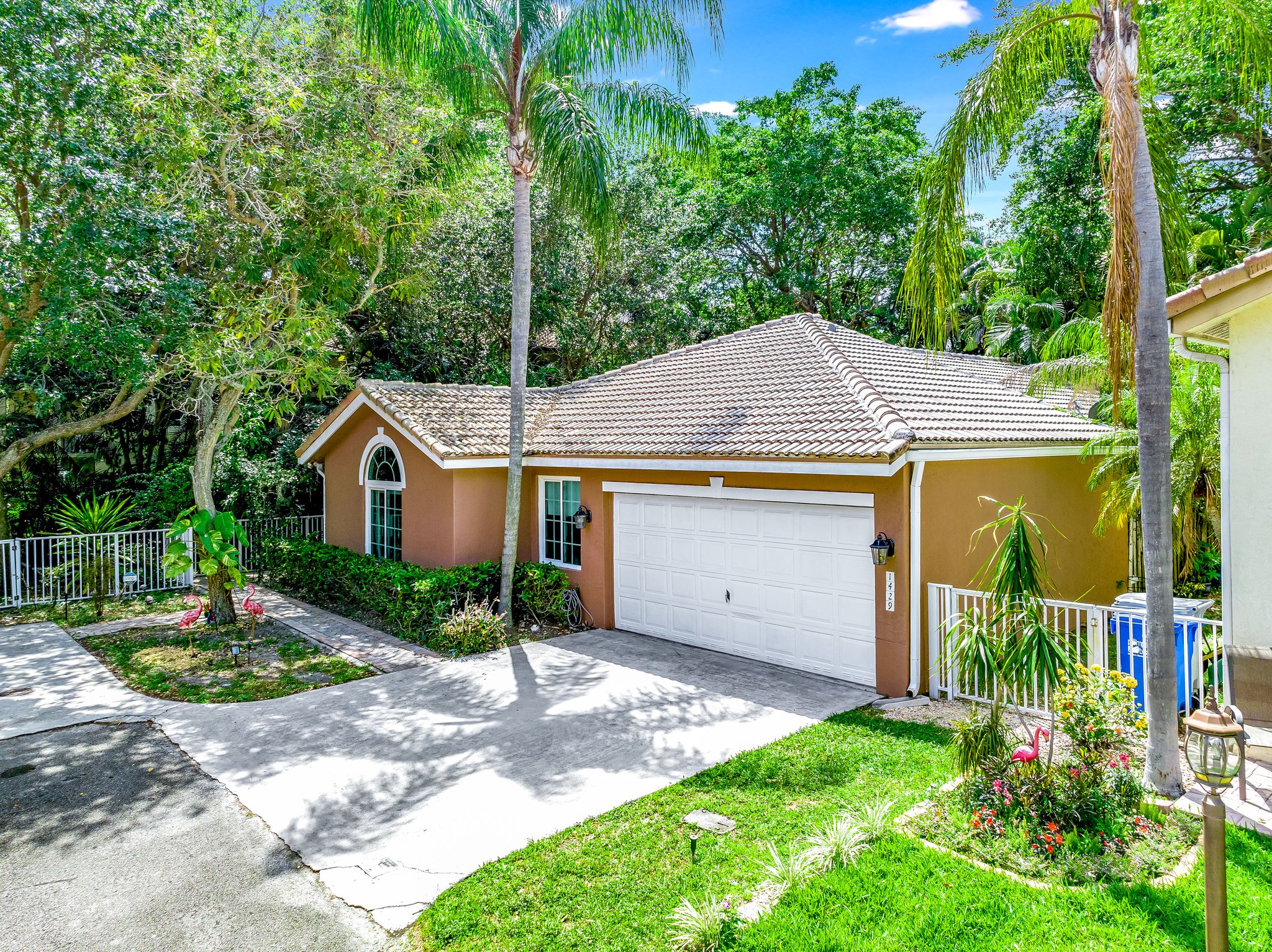 1429 Banyan Cir, Pompano Beach, FL 33069 Luxury and Lens