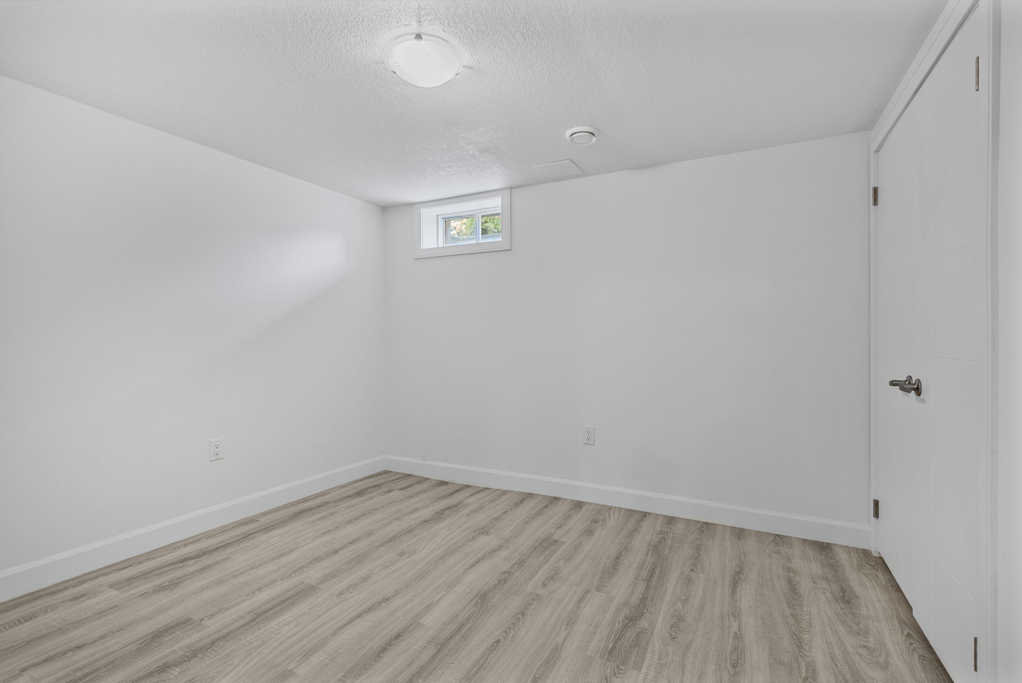  Photo 76