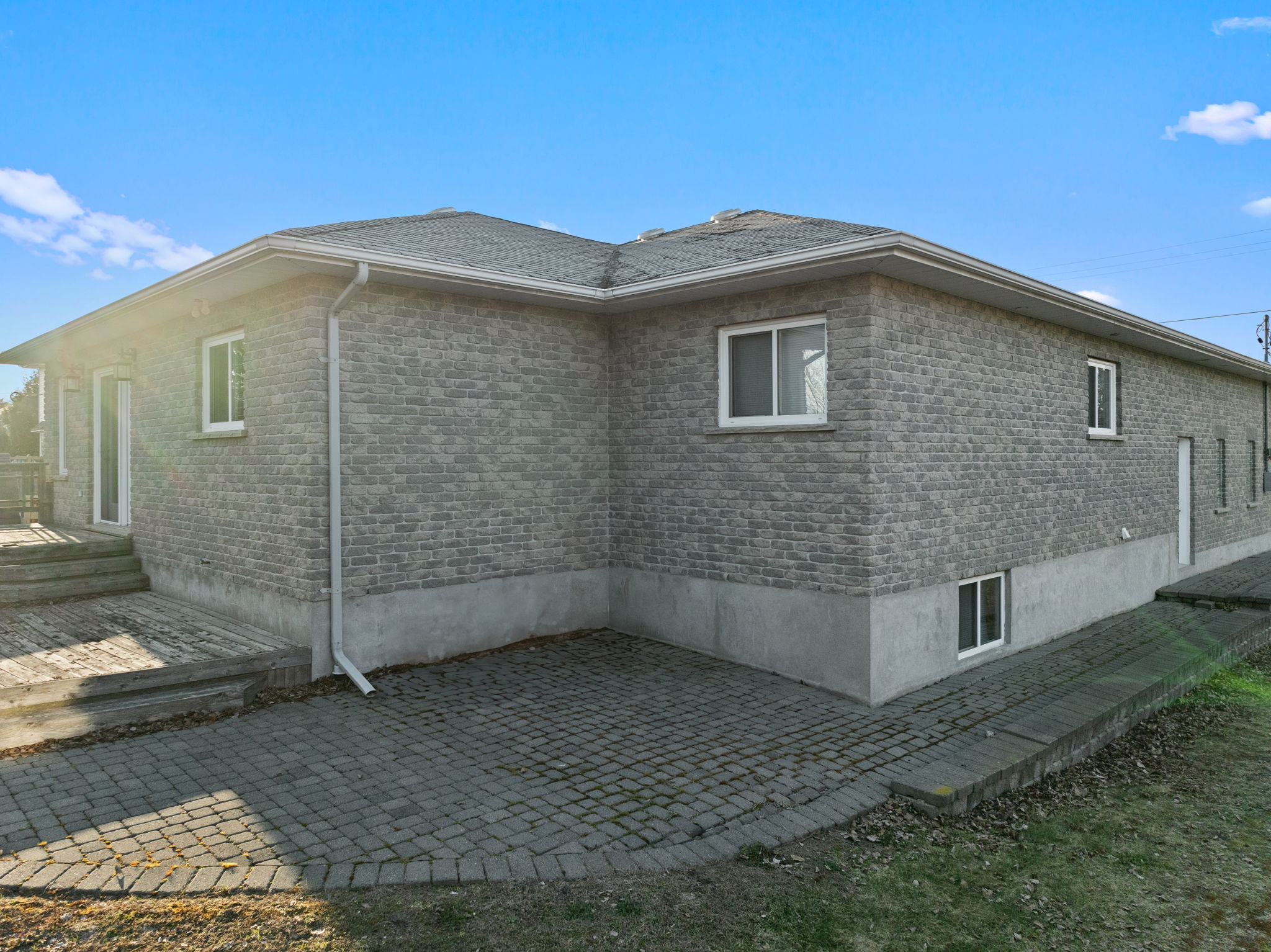  Photo 48