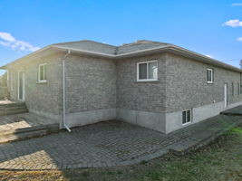  Photo 47