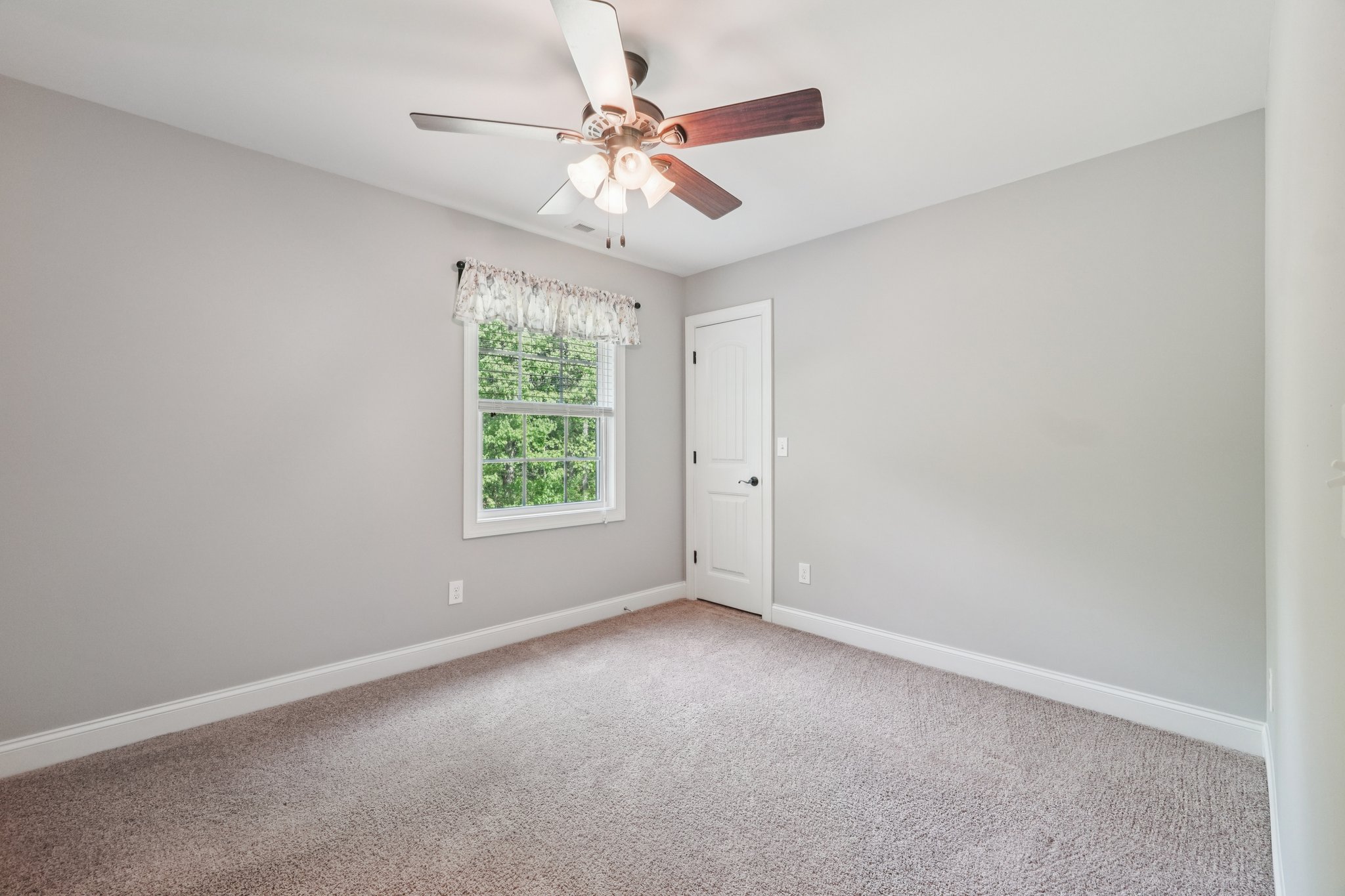 Fremont Loop-S1504-034.jpg