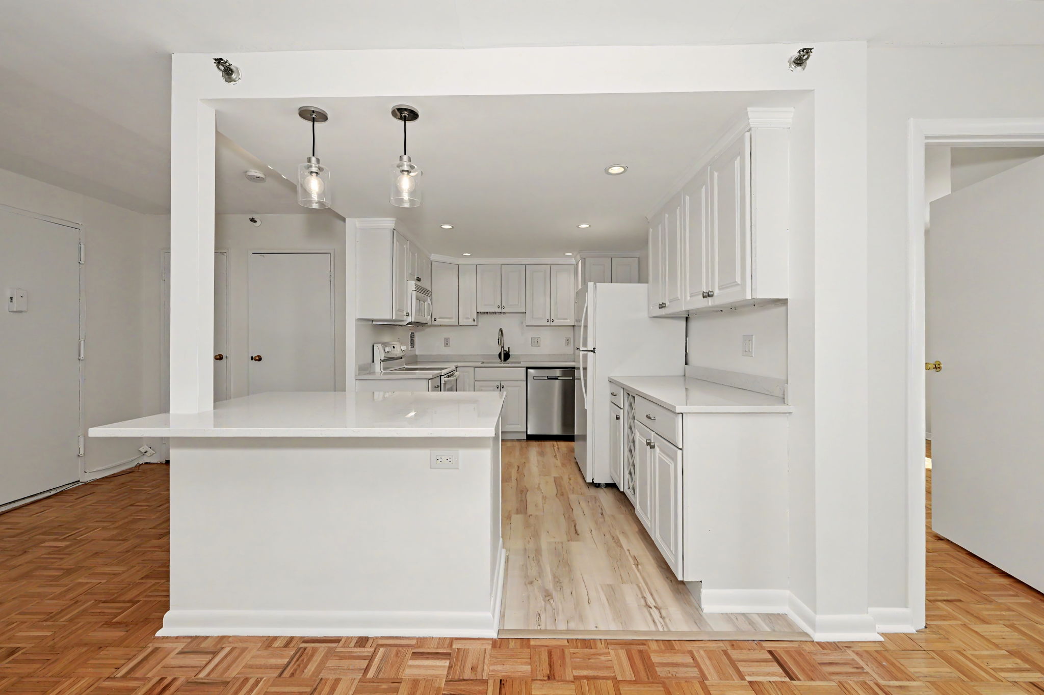 Kitchen/Breakfast Bar