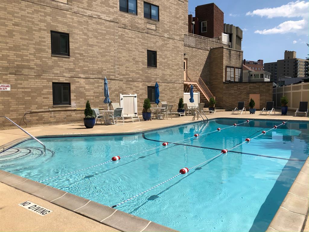 Building - Outdoor Pool