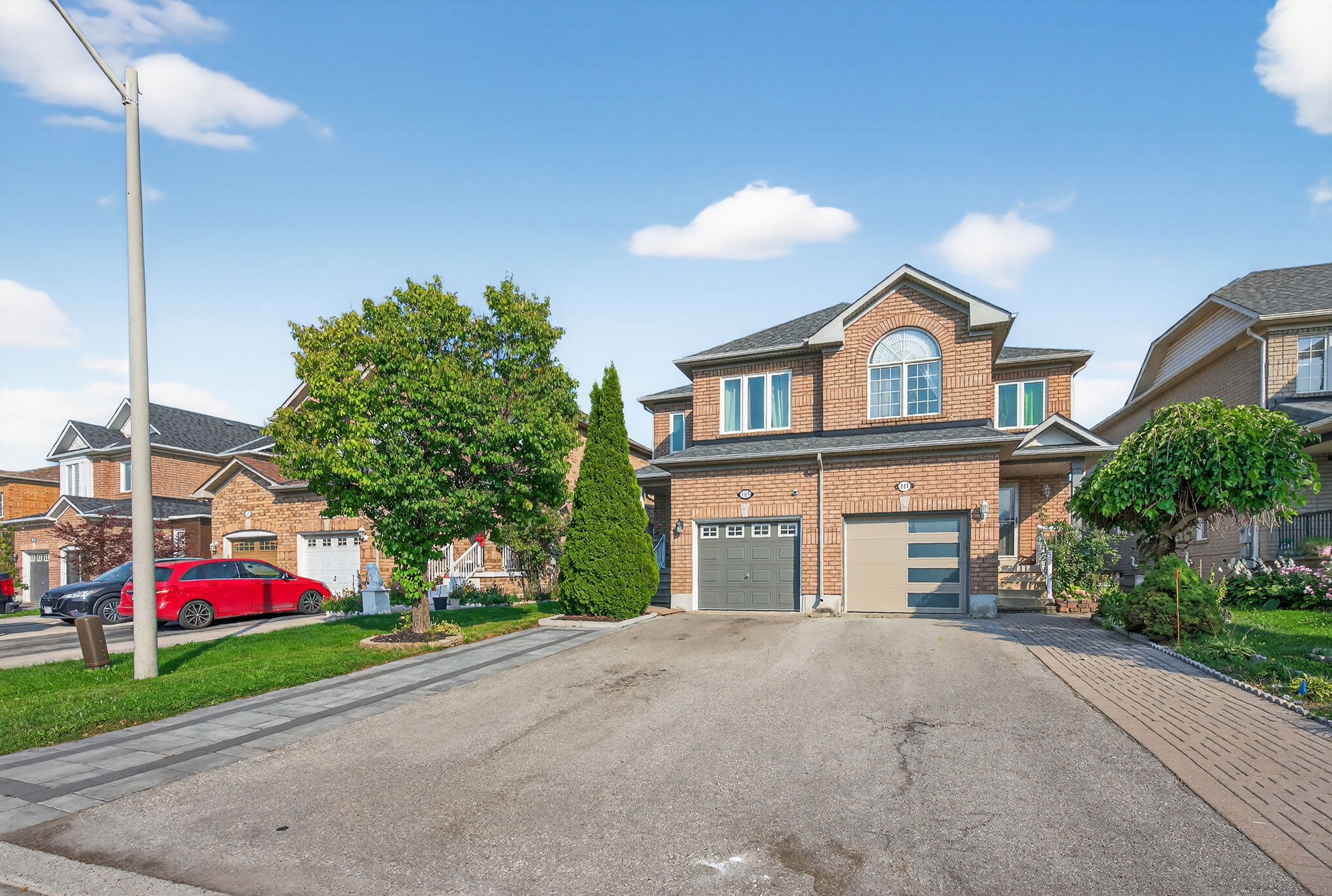 143 Komura Rd Vaughan, ON L6A 3L9