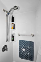 Primary Bathroom 1c