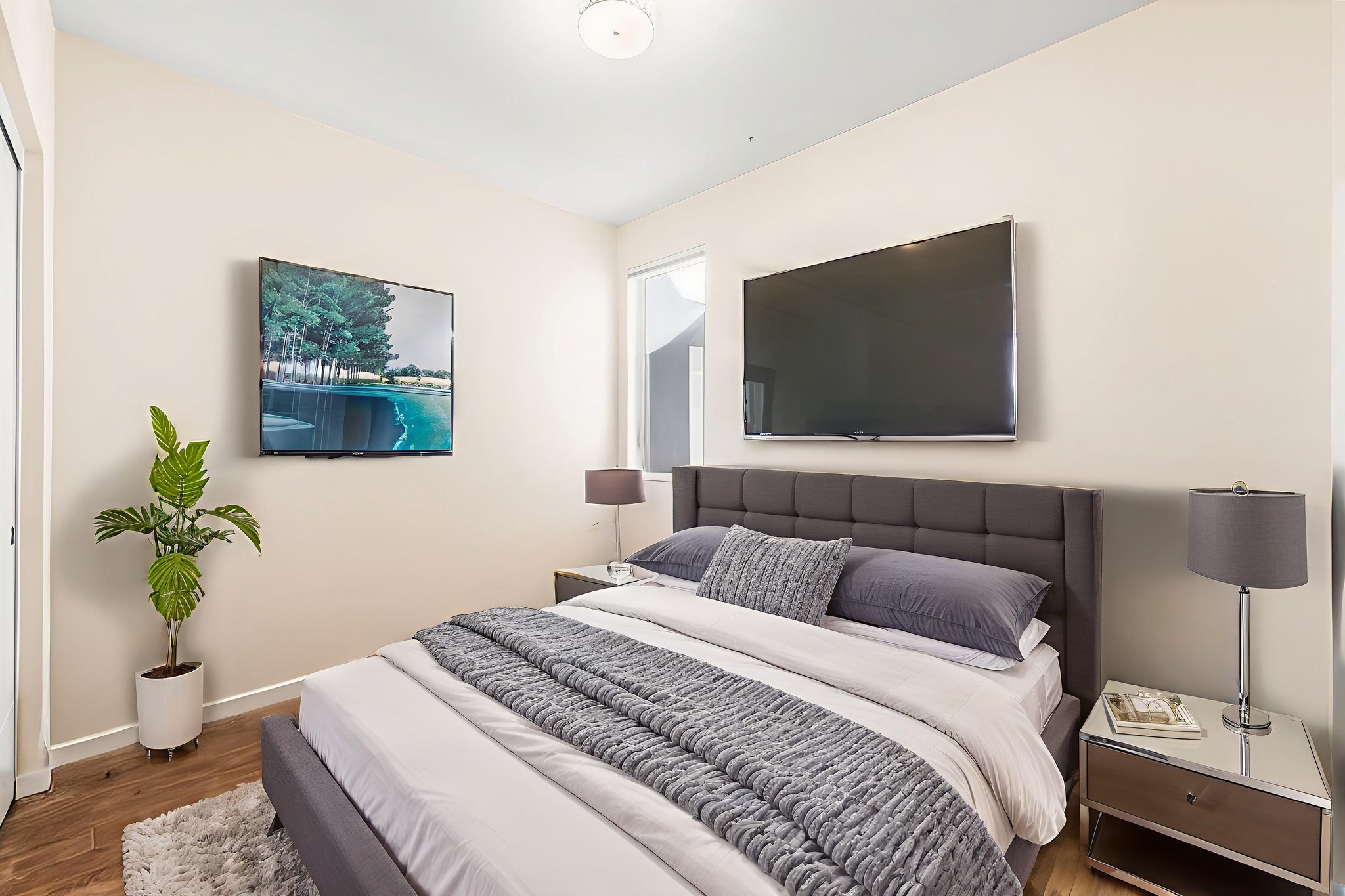 37-143 Mercer Way virtually staged.jpeg