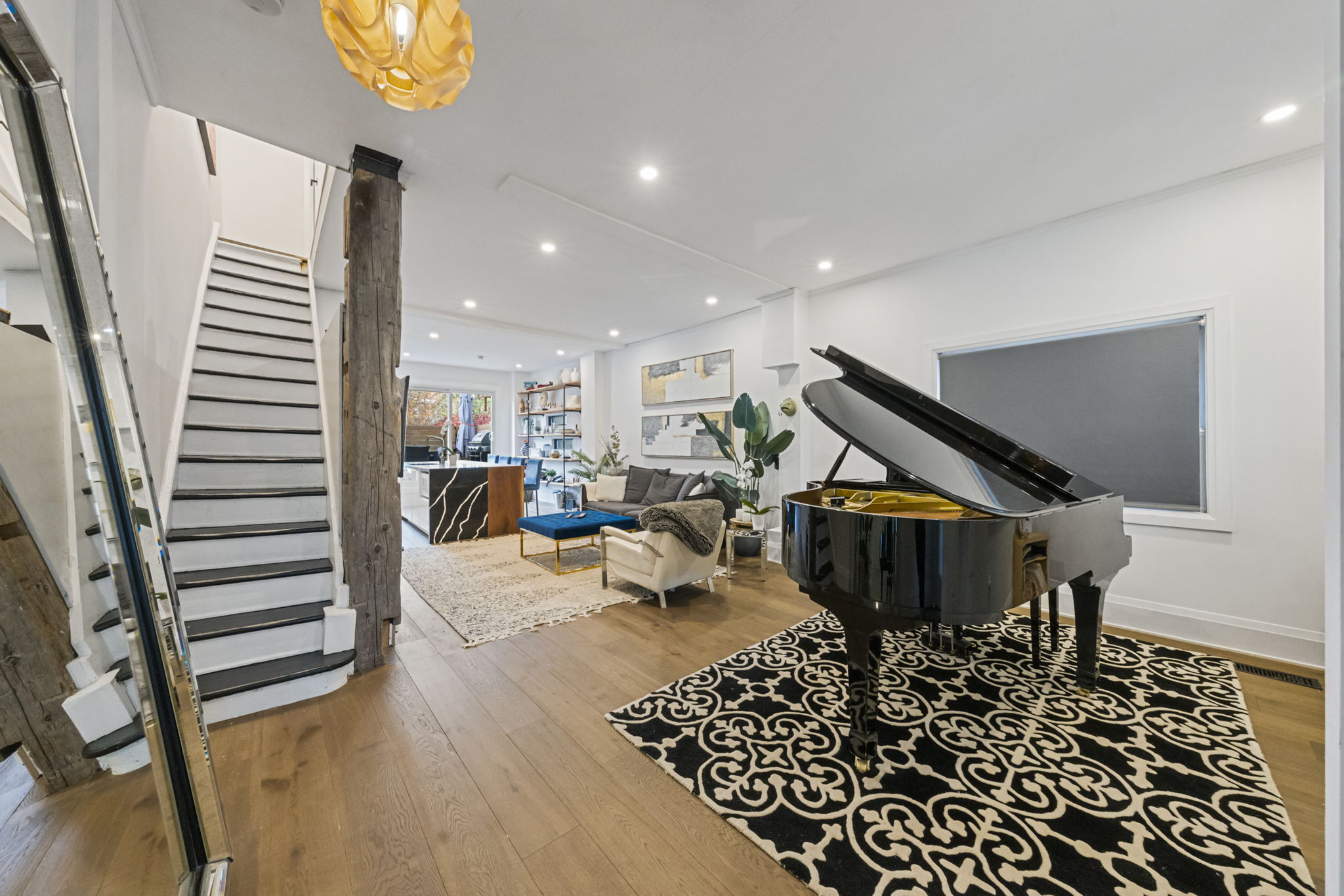 143 Parkmount Rd Toronto, ON M4J 4V3