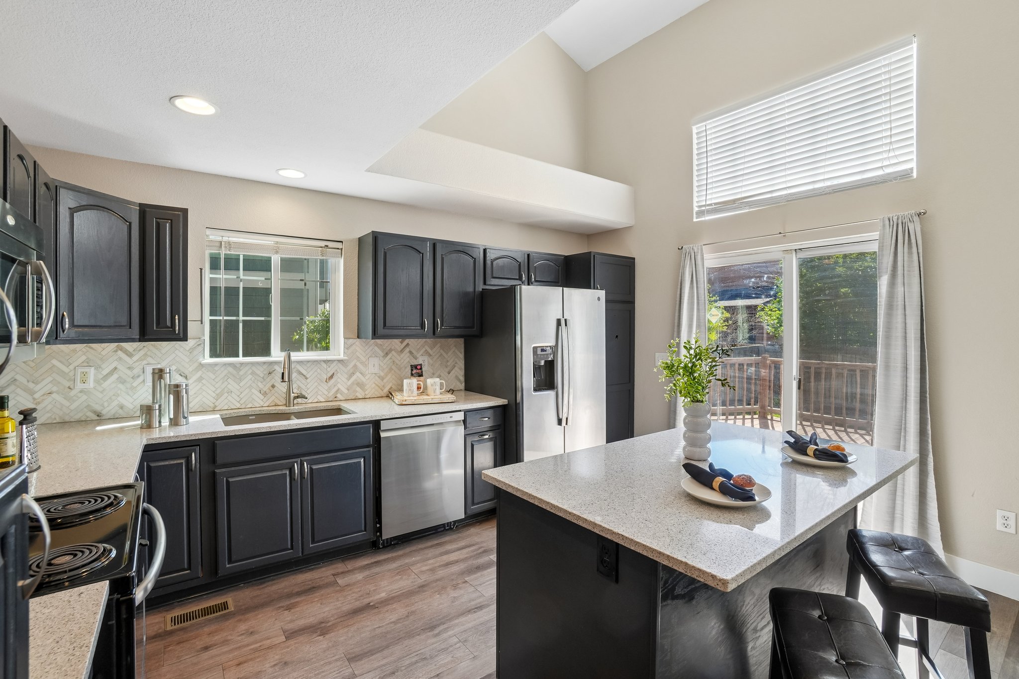 Pelican Ave-S1606-015.jpg