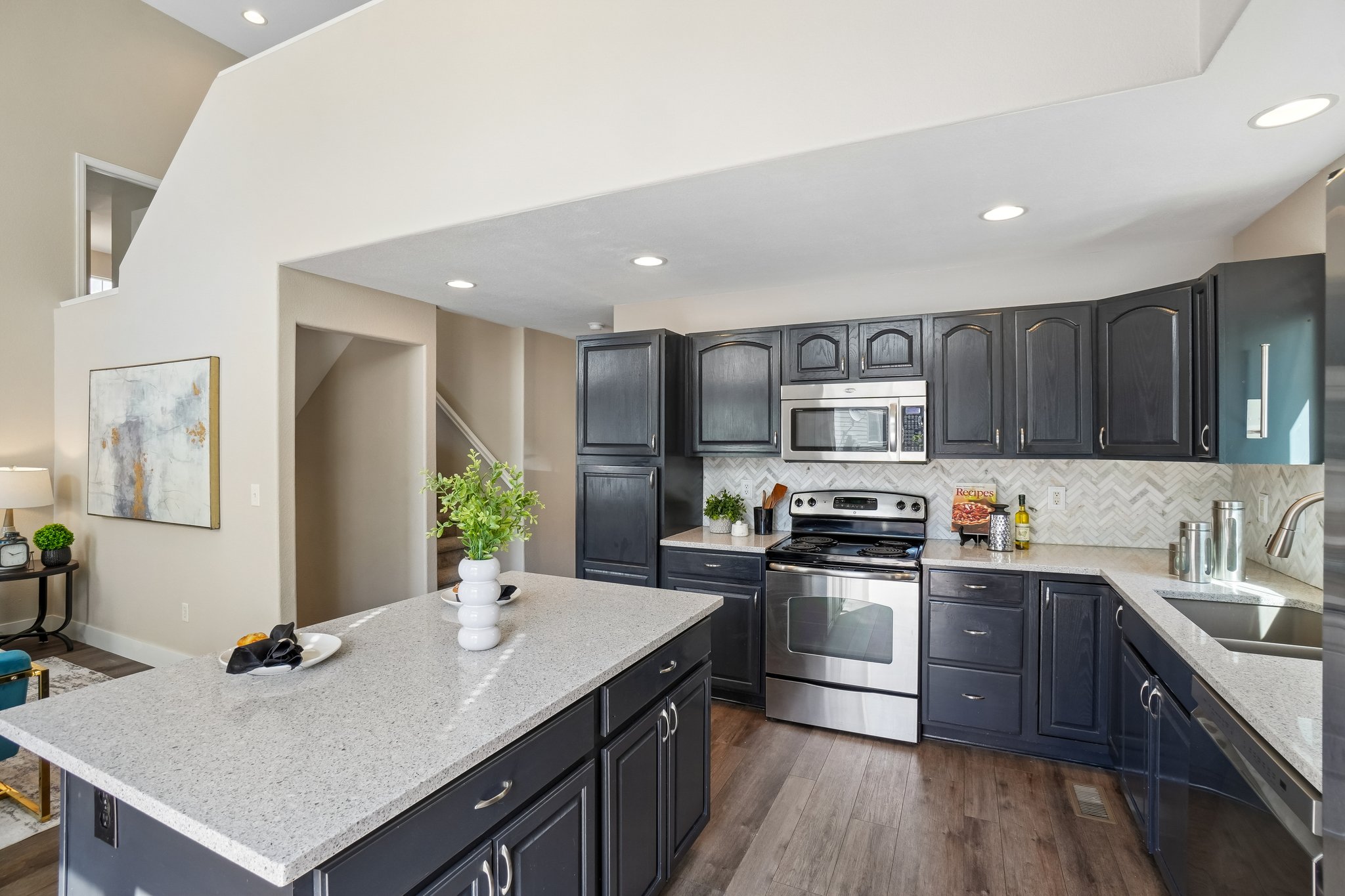 Pelican Ave-S1606-017.jpg