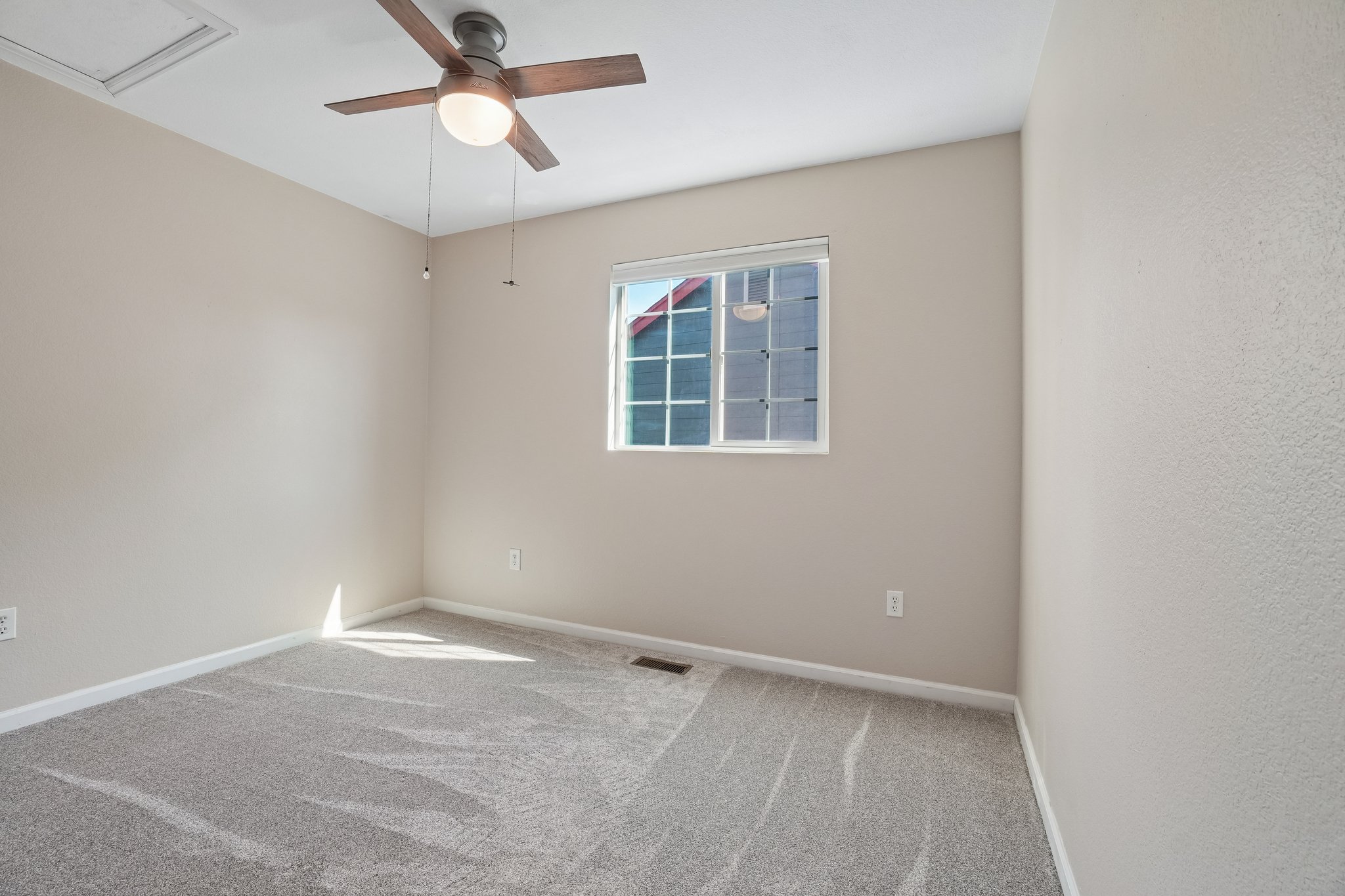 Pelican Ave-S1606-023.jpg