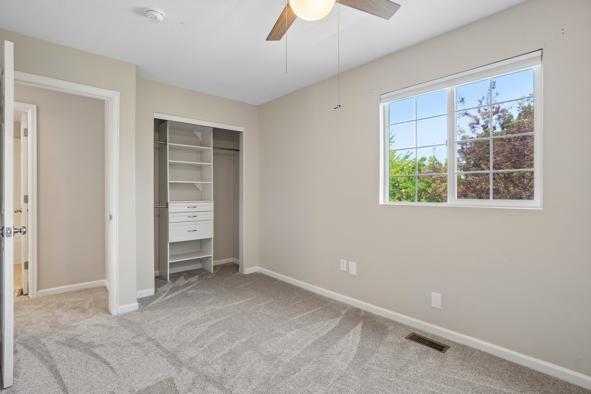 Pelican Ave-S1606-027.jpg