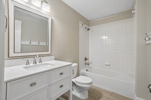 Pelican Ave-S1606-025.jpg