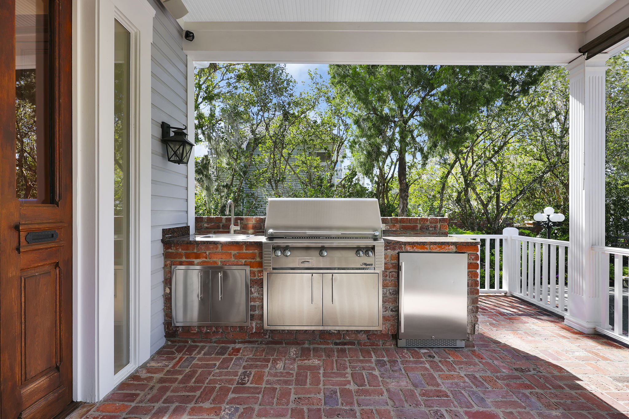 Outdoor Kitchen