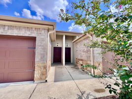 Front Entryway - Both sides