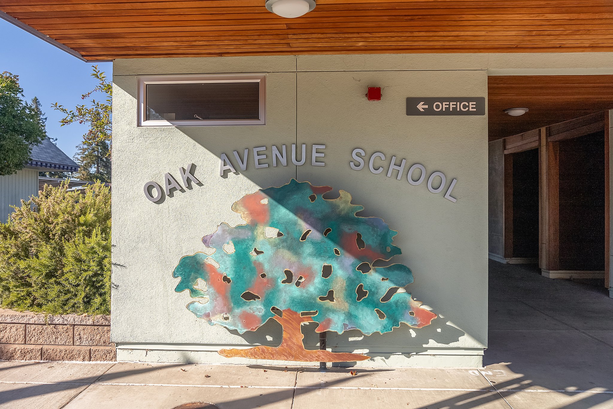 Oak Avenue School