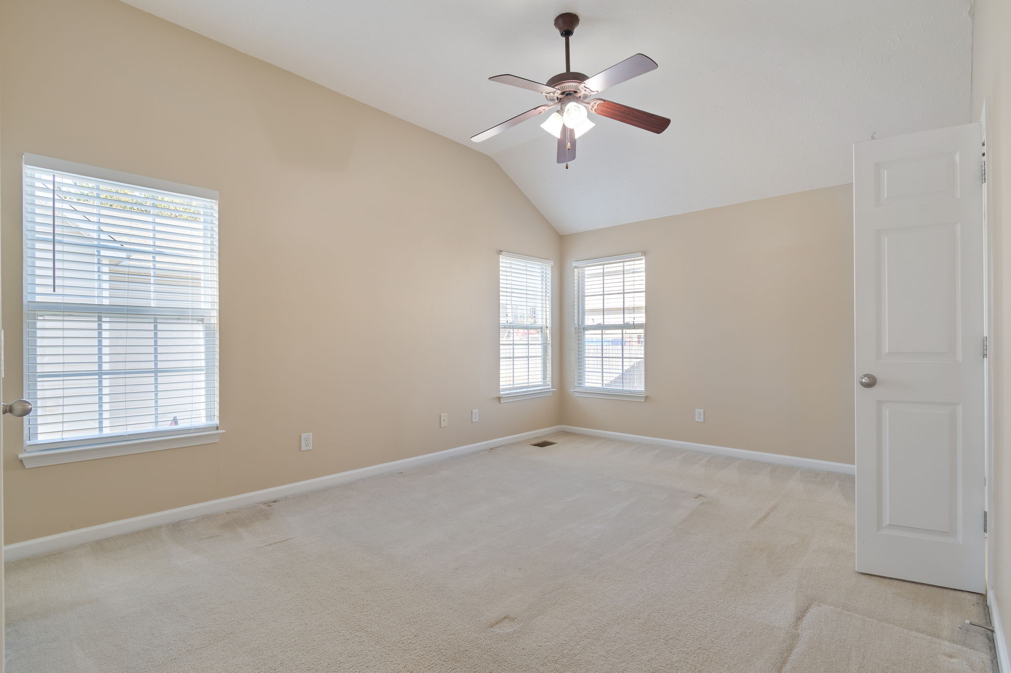  Photo 36
