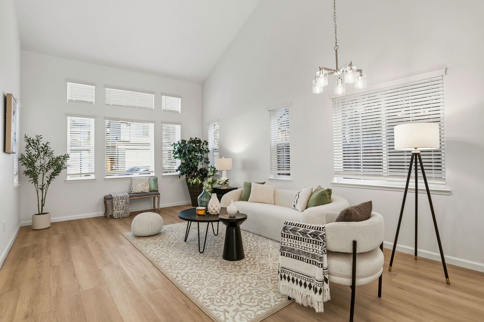 008_F8_1430 Cuciz Ln