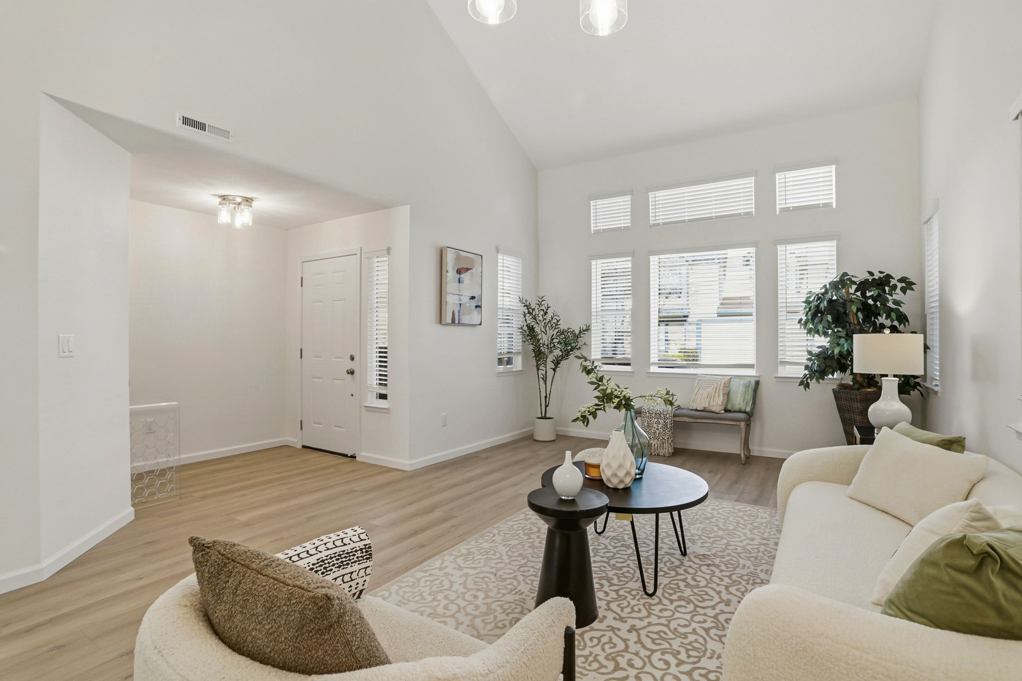 009_F8_1430 Cuciz Ln