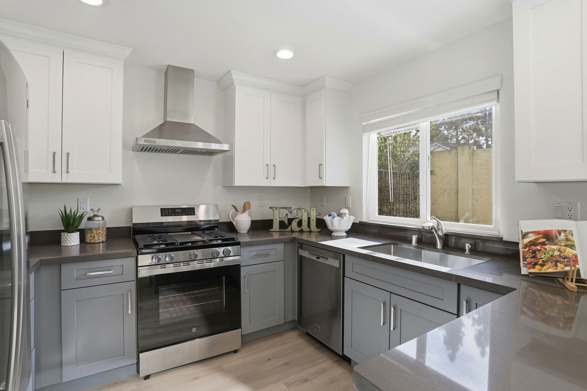 013_F8_1430 Cuciz Ln