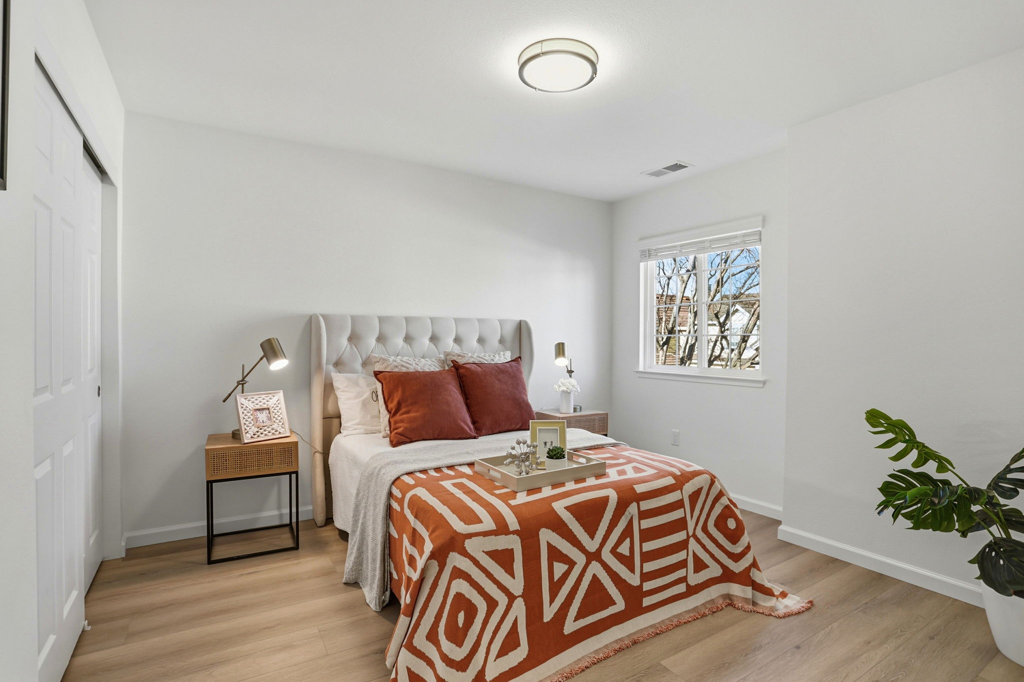 025_F8_1430 Cuciz Ln