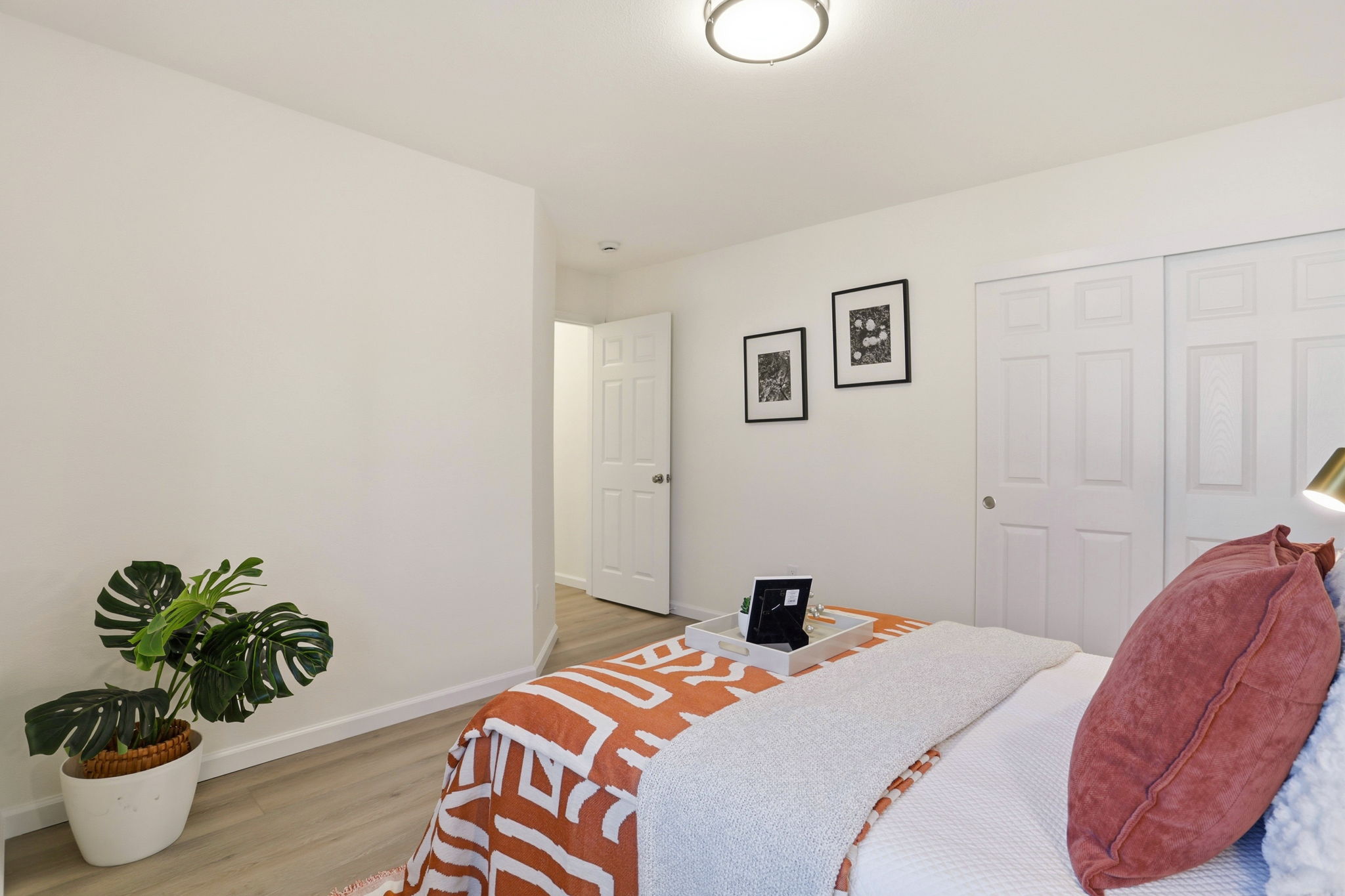 026_F8_1430 Cuciz Ln