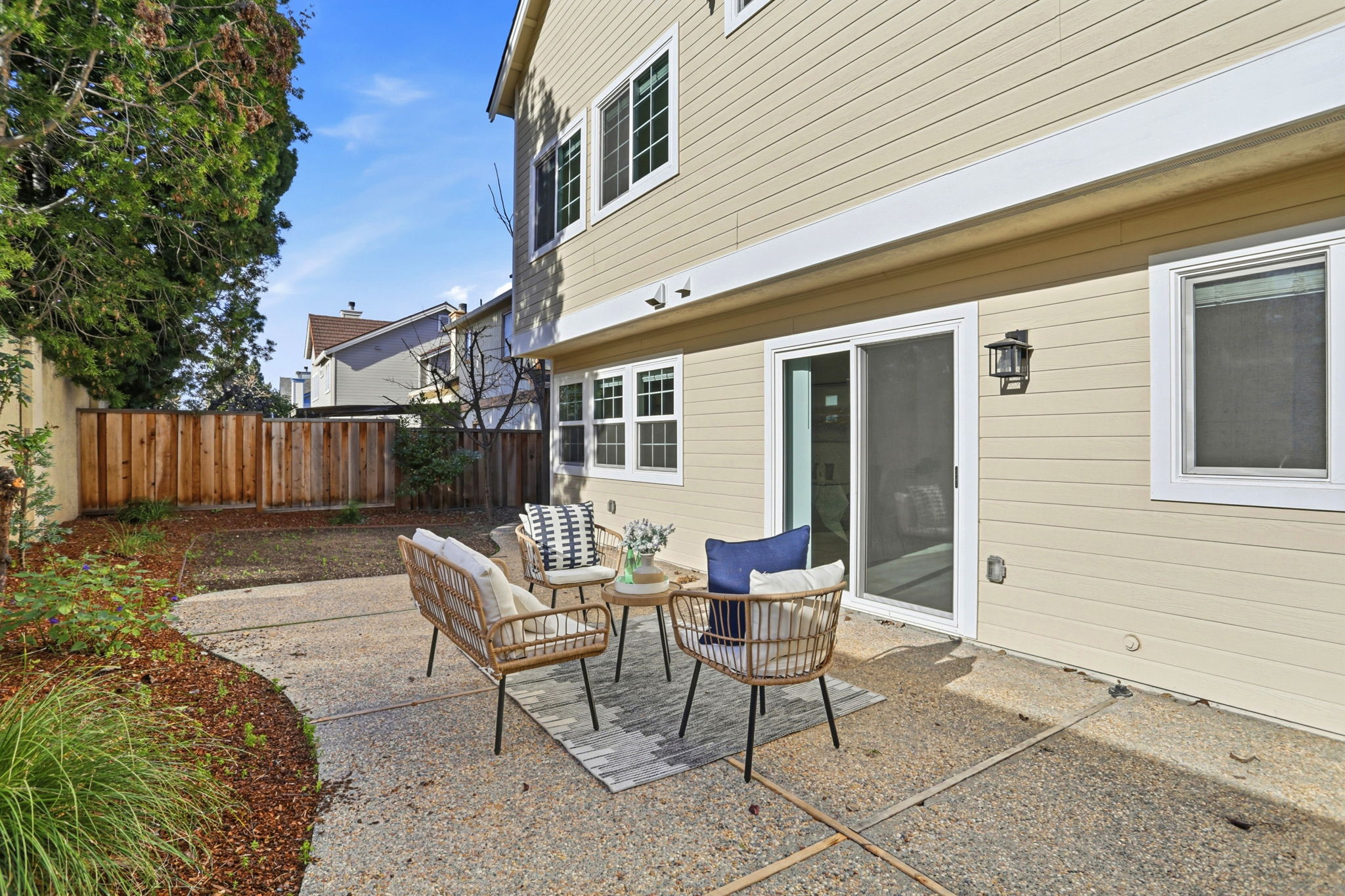 039_F8_1430 Cuciz Ln