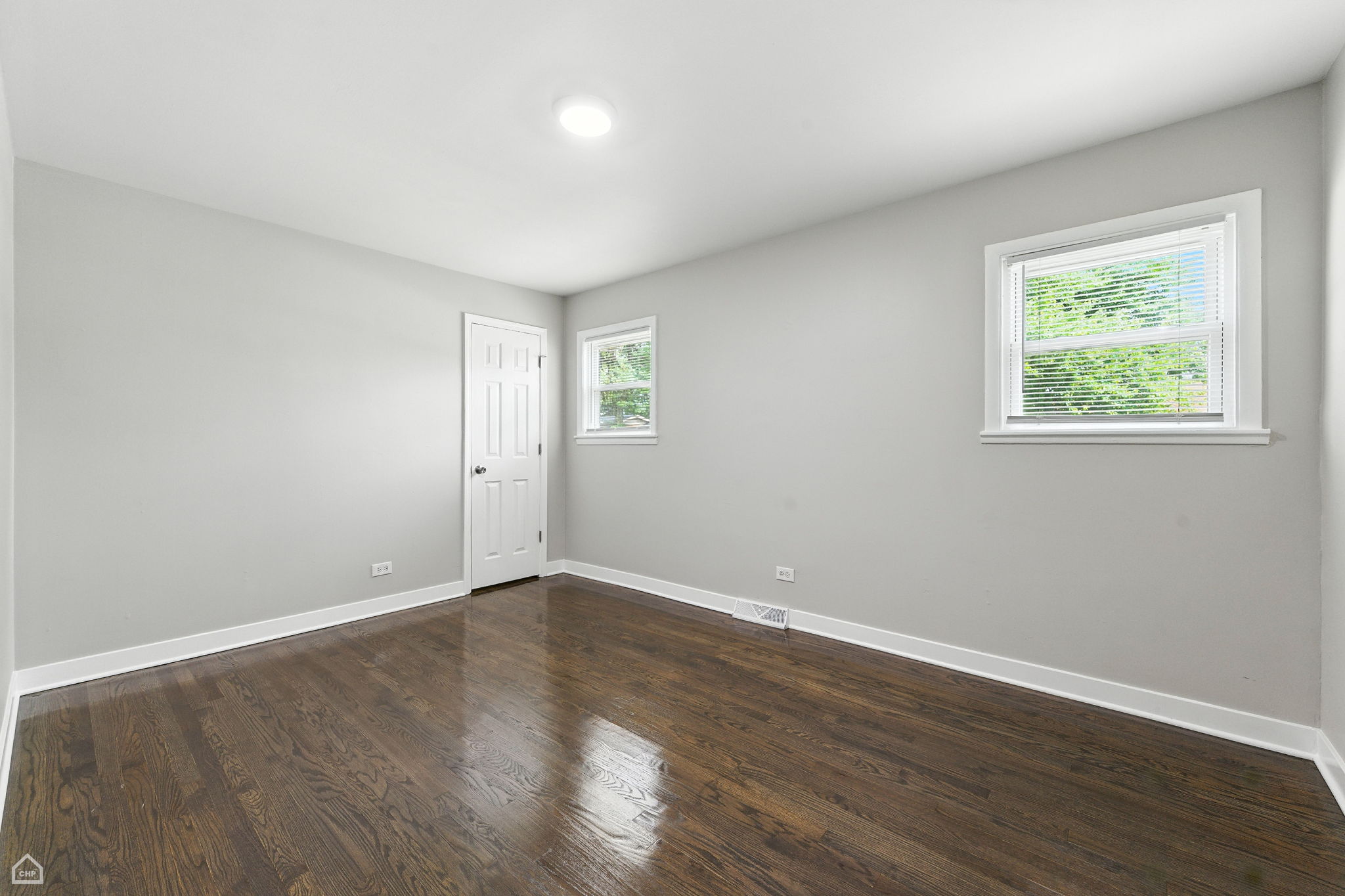 14301 Kenwood Ave_008