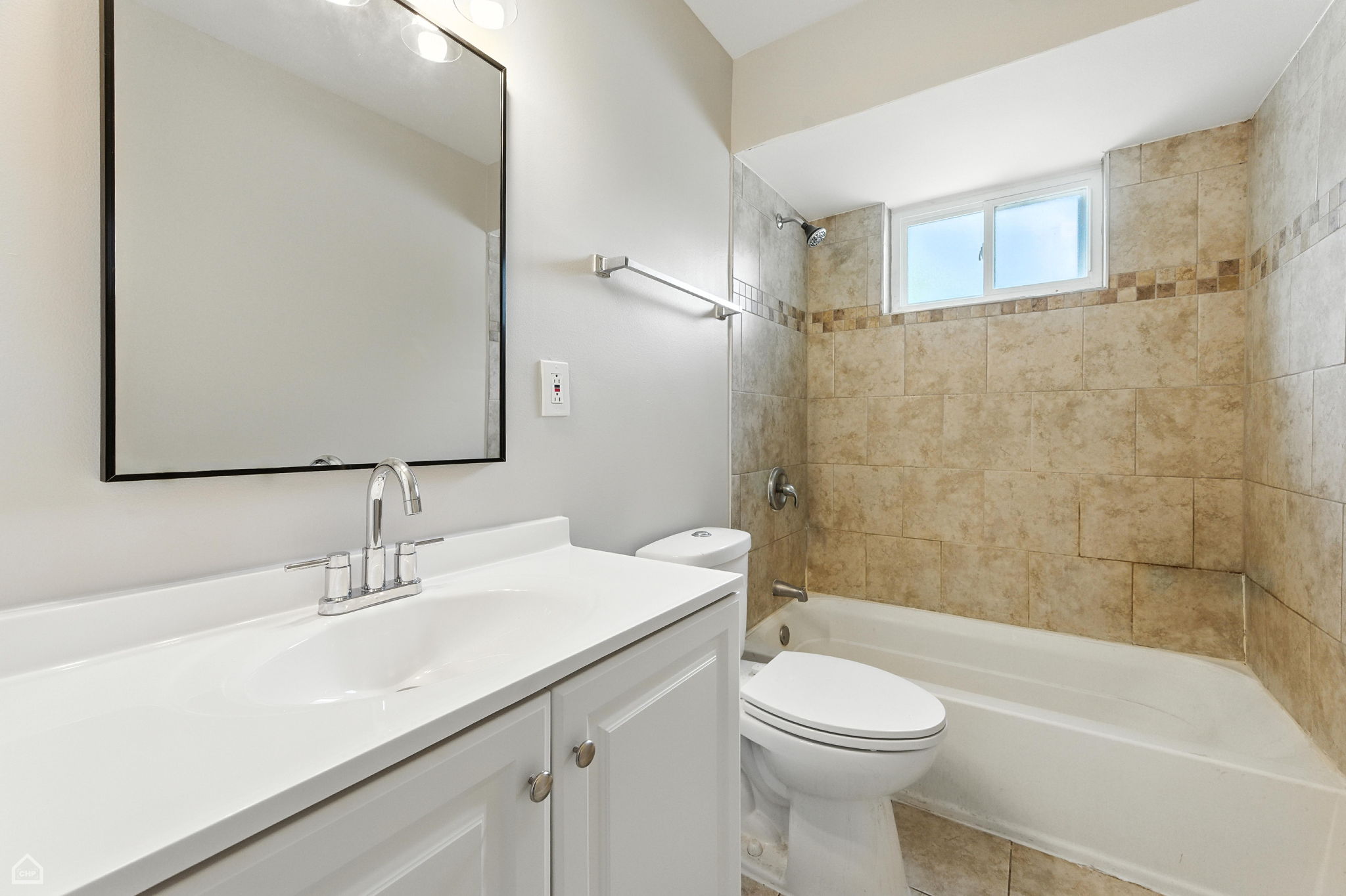 14301 Kenwood Ave_009