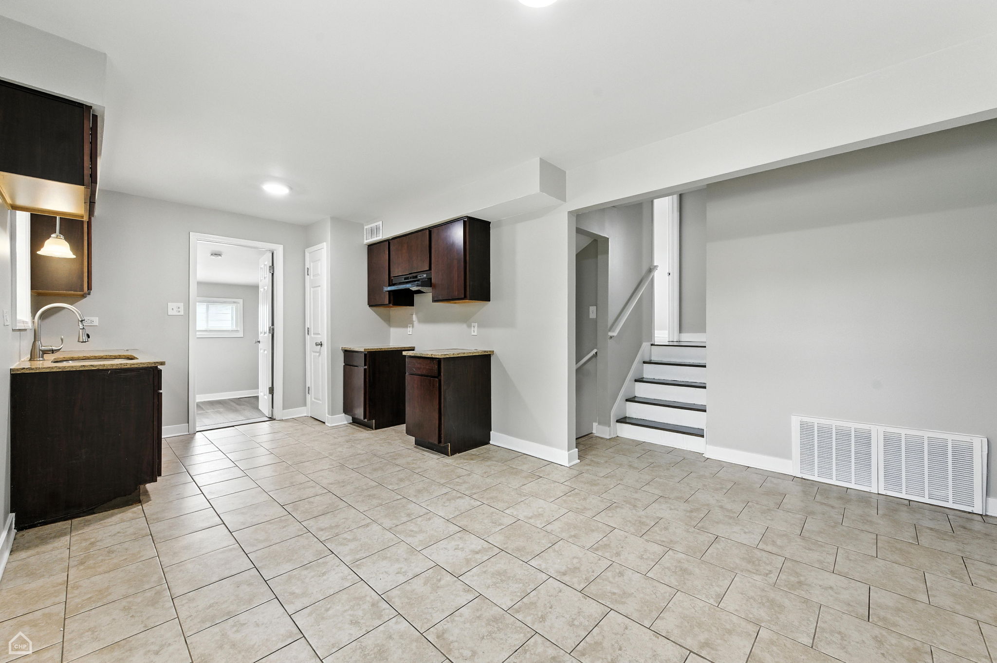 14301 Kenwood Ave_011