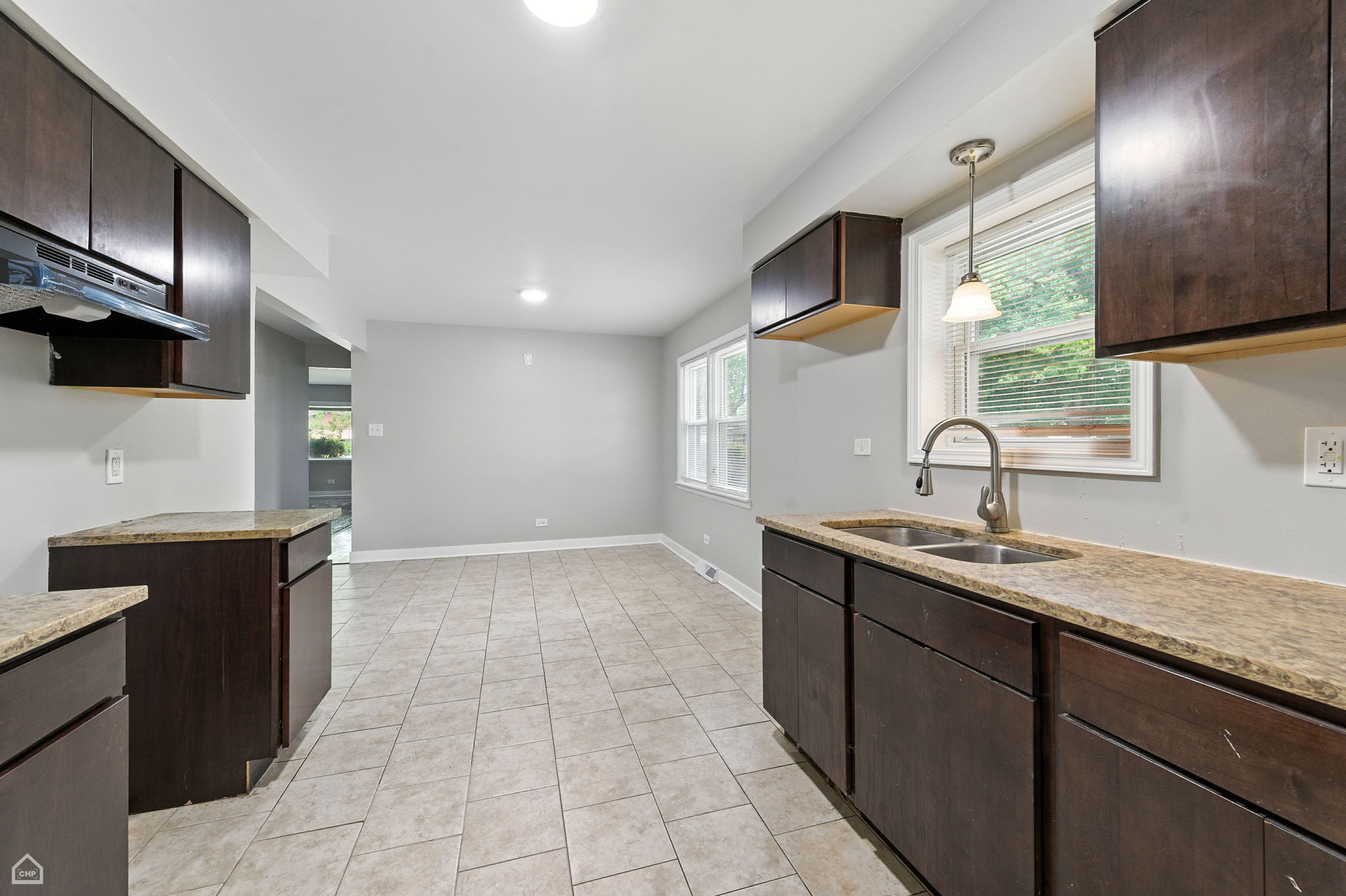 14301 Kenwood Ave_013