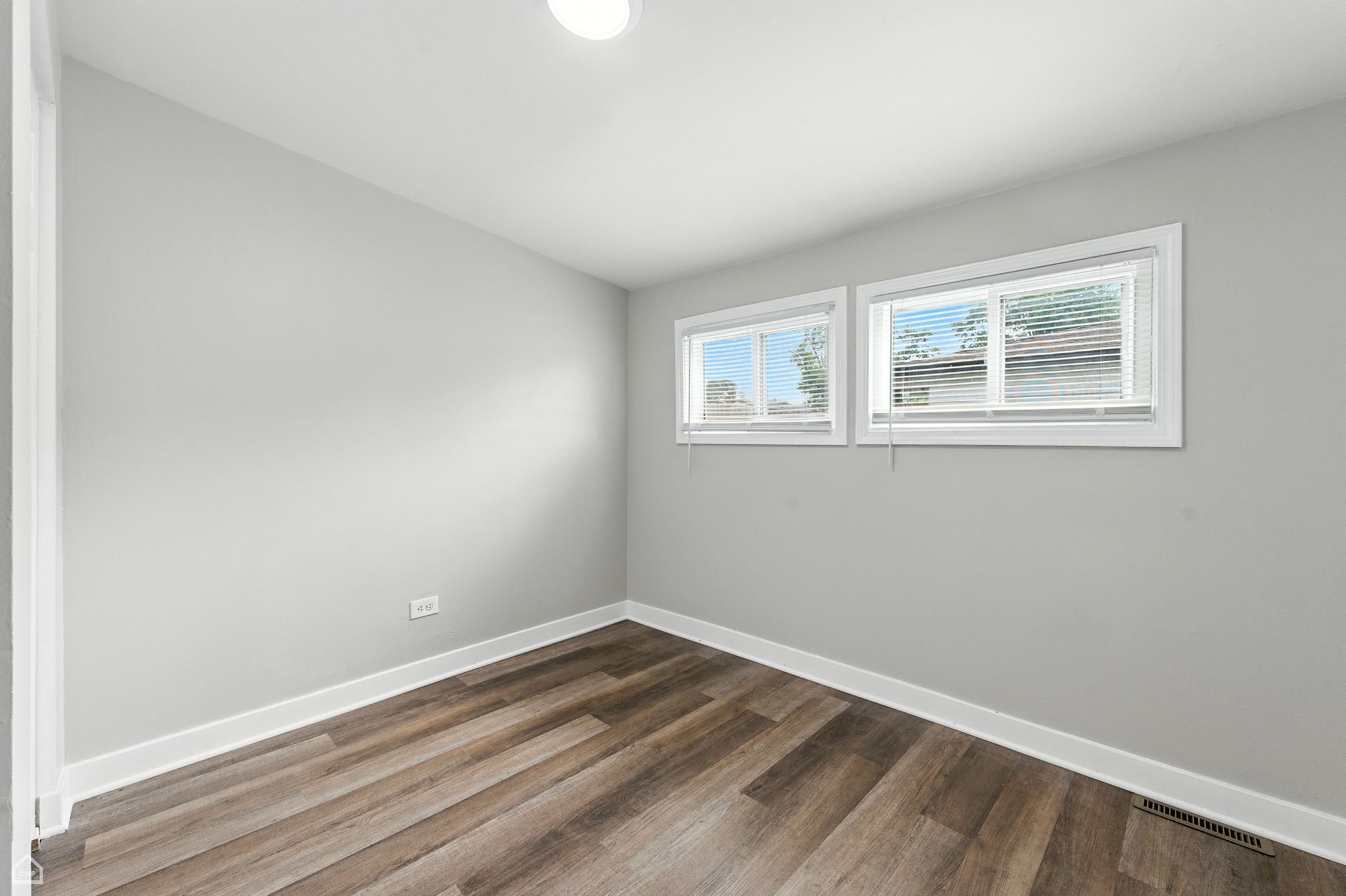 14301 Kenwood Ave_014