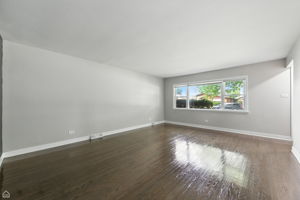 14301 Kenwood Ave_005